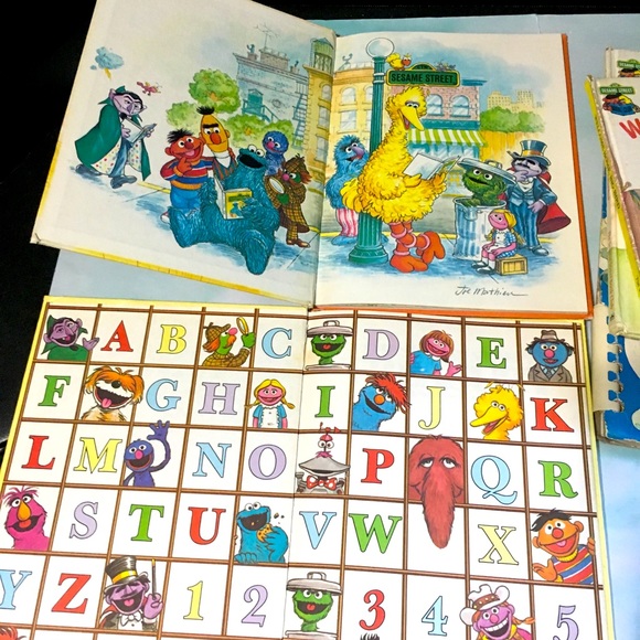 SESAME STREET  VINTAGE BOOK COLLECTION BUNDLE OF 7 - Picture 10 of 16